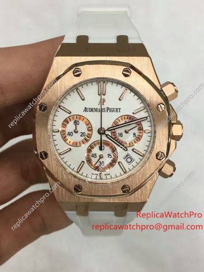 Japan Knockoff Audemars Piguet Royal Oak Rose Gold Chrono White Rubber Watch